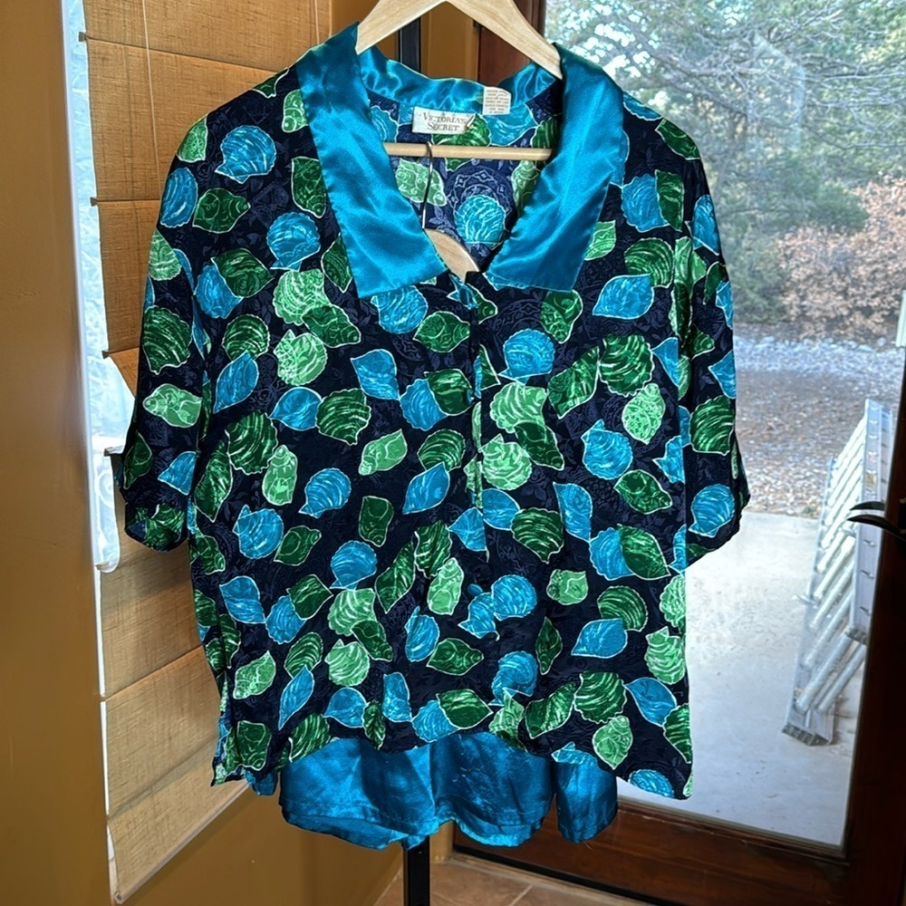 Vintage Victoria’s Secret Gold Label Satin Pajama Set Seashell Print Medium - Picture 2 of 8